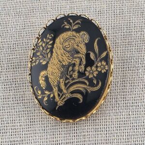 Vintage Aries Ram Brooch Pin Pendant Black‎ Glass in Gold Tone Frame